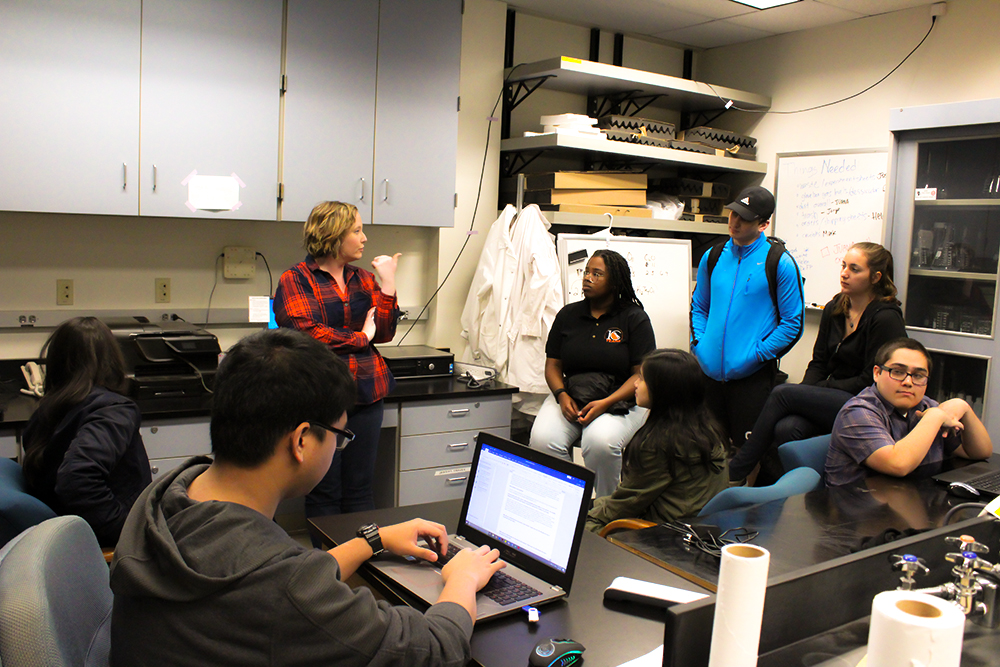 2019 BD3-REAP Scholars visit Fry-petit's Chem Lab